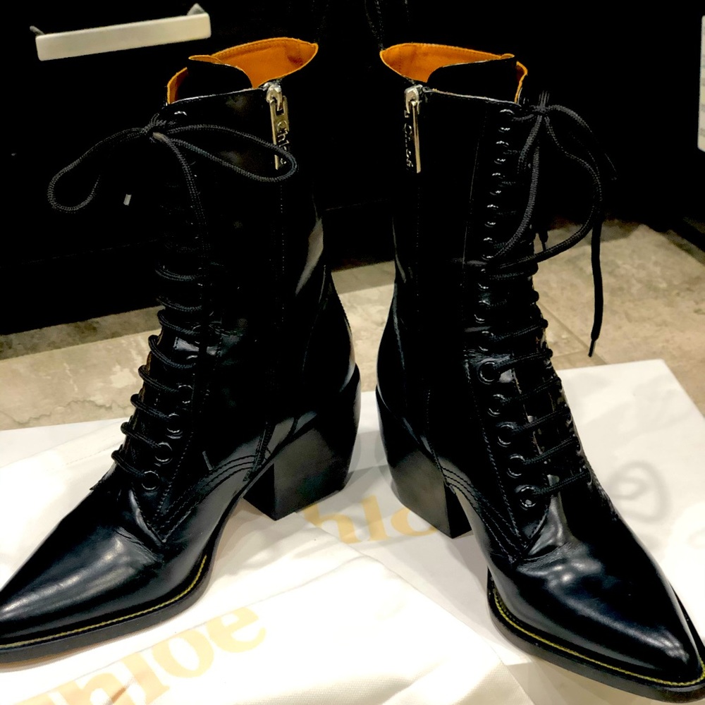 CHLOE LACE UP BOOTS/ITALY/40IT-9US/GREAT CONDITION